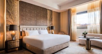 Anantara-New-York-Palace-Budapest-Hotel-Guest-Room_re-1.jpg